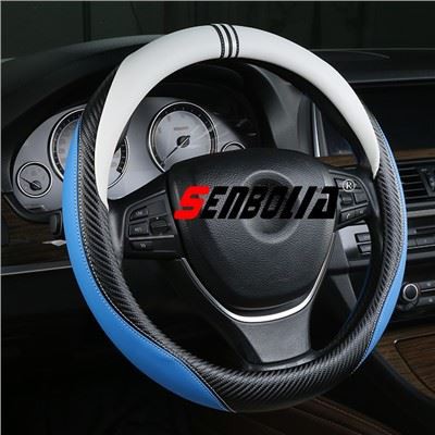 Estirar la cubierta del volante del coche transpirable